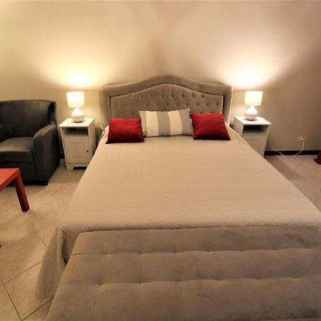 Central And Spacious Apartment Venesia Bagian luar foto