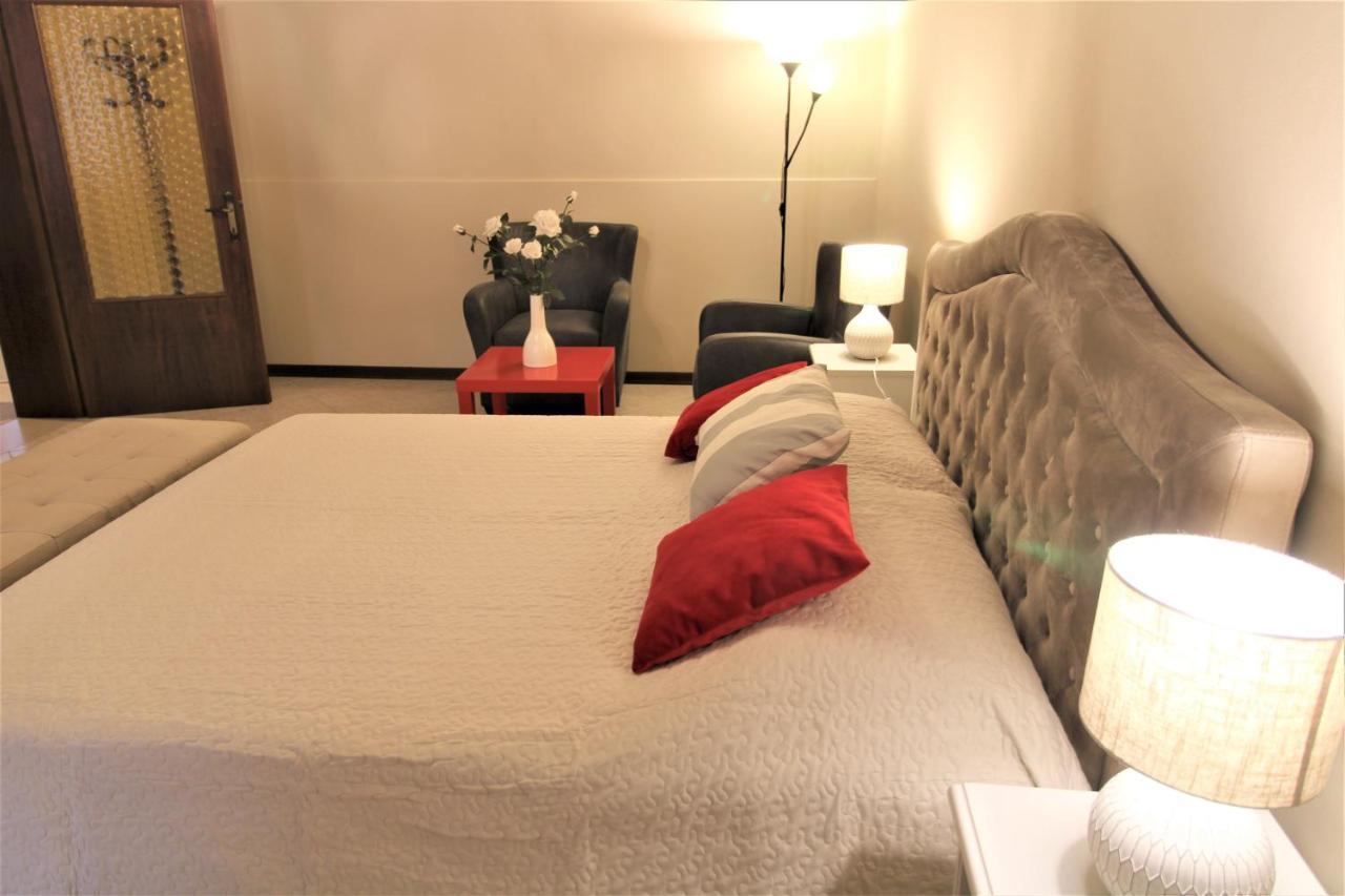 Central And Spacious Apartment Venesia Bagian luar foto