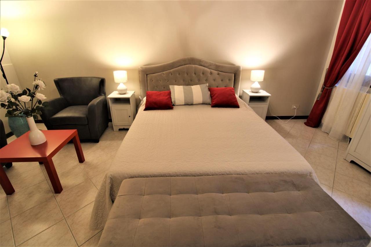 Central And Spacious Apartment Venesia Bagian luar foto
