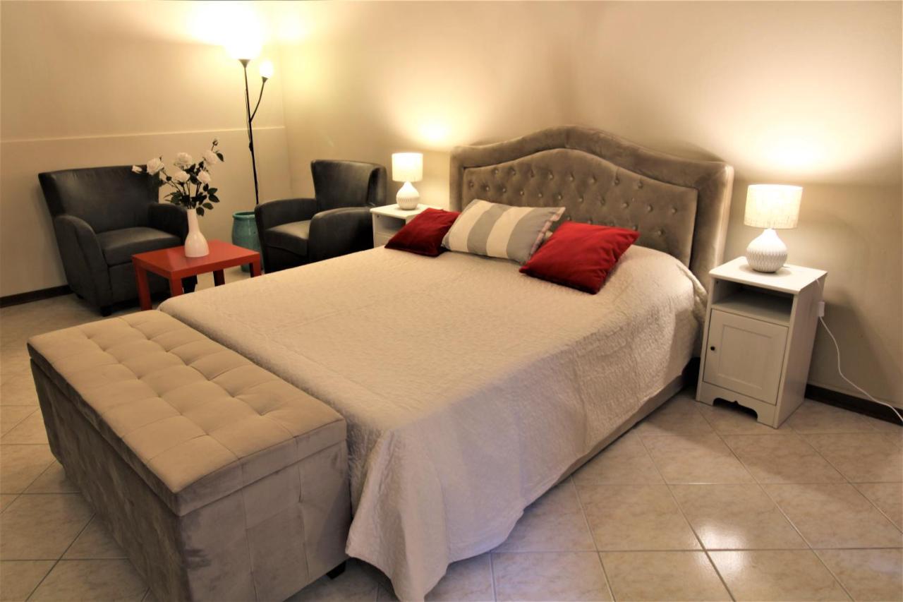 Central And Spacious Apartment Venesia Bagian luar foto