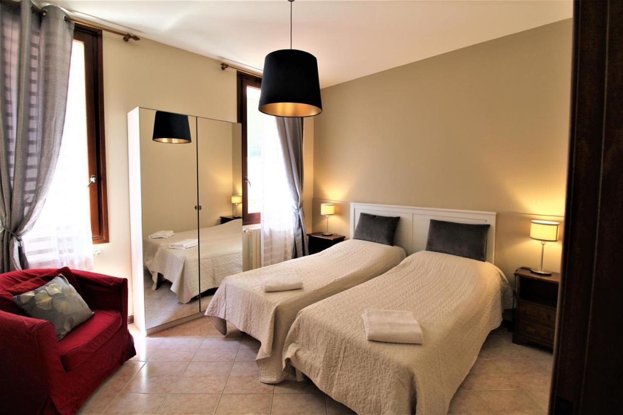 Central And Spacious Apartment Venesia Bagian luar foto